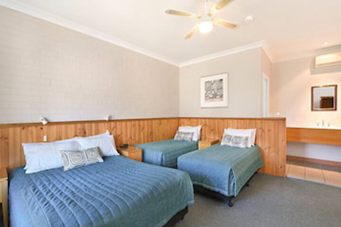 Catalina Motel Lake Macquarie - Stays Accommodation 4