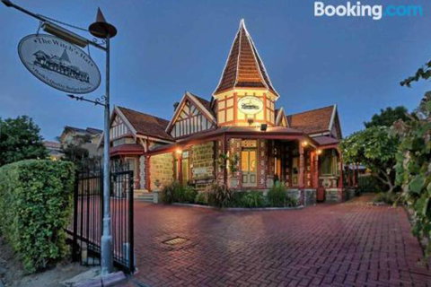 The Witchs Hat - Stayed 5