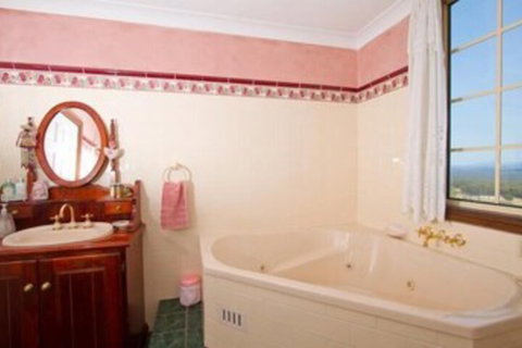 Bimbadeen Mountain Retreat - Stayed 4