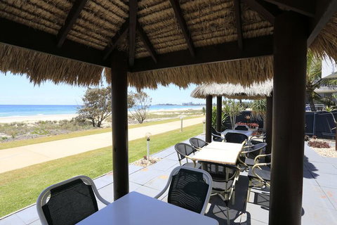 Bilinga Beach Motel - Stays Accommodation 4