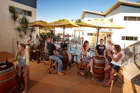 Emus Beach Resort - Stayed 7