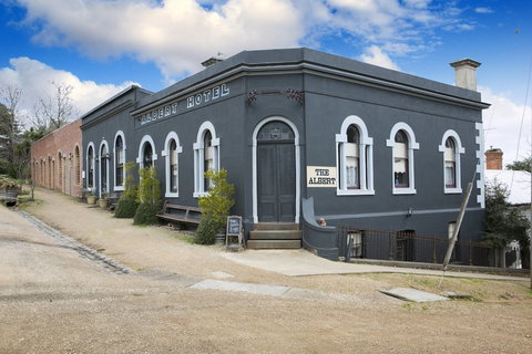 The Albert & Mills Guest House & Apartments - Stayed 2