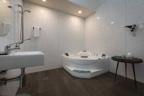 The Albert & Mills Guest House & Apartments - Stayed 5