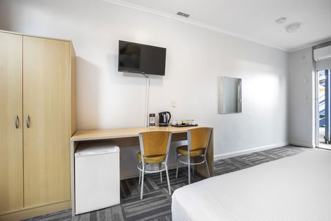 Meadow Inn Hotel-Motel - Stayed 4