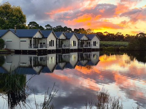 Lakeside Villas At Crittenden - Stays Accommodation 2