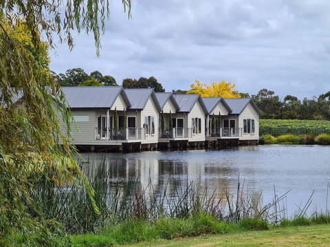 Lakeside Villas At Crittenden - Stays Accommodation 6