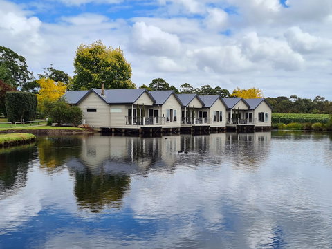 Lakeside Villas At Crittenden - Stays Accommodation 5