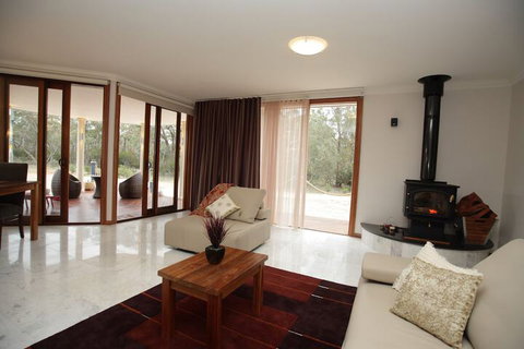 Aurora Cottages - Stays Accommodation 4