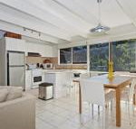 De Angelis Beach House - Stays Accommodation