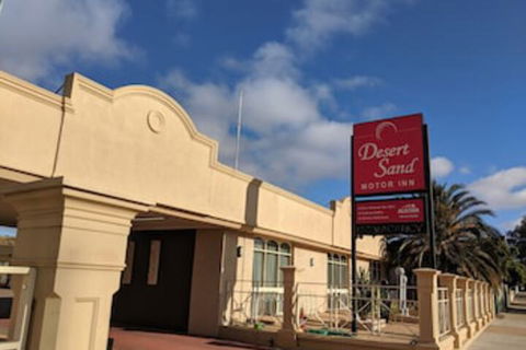 Desert Sand Motor Inn - Stays Accommodation 0