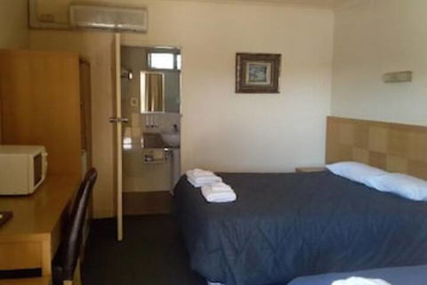 Desert Sand Motor Inn - Stays Accommodation 4