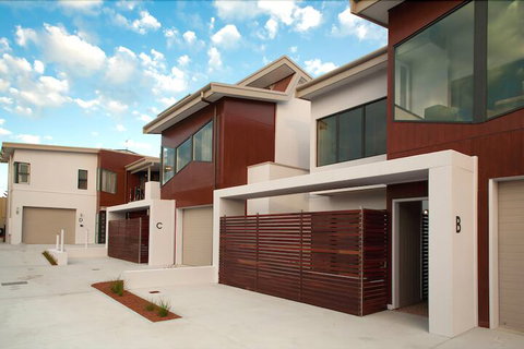 Albany Waves - Stayed 1