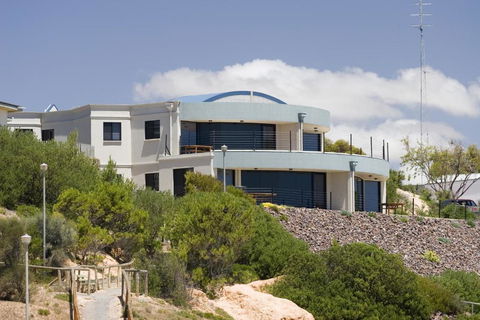 Cliff House Beachfront Villas - Stayed 2