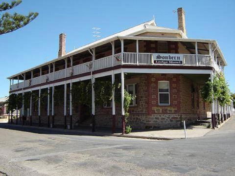 Sonbern Lodge Motel - Stayed 6