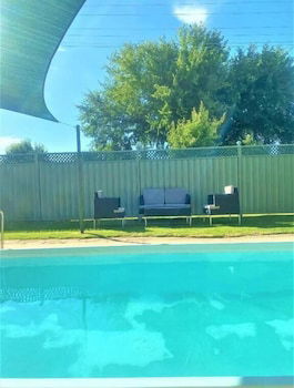 Bradman Motor Inn - Stayed 3