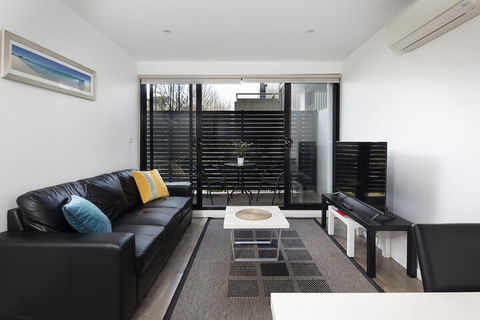 RNR Serviced Apartments North Melbourne - Stayed 3