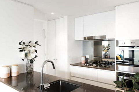 RNR Serviced Apartments North Melbourne - Stayed 0