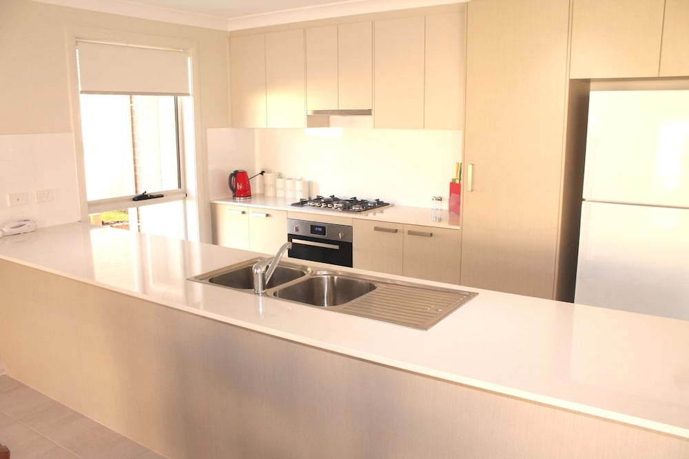 West Hoxton NSW Stayed