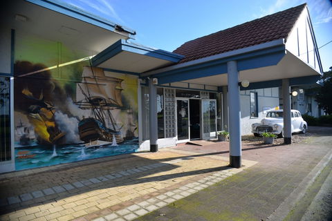 Ship Inn Motel - Stays Accommodation 0