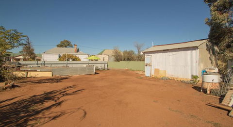 Ellas Place - Stays Accommodation 6
