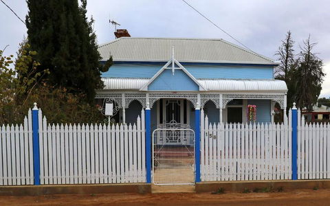 Ellas Place - Stays Accommodation 4