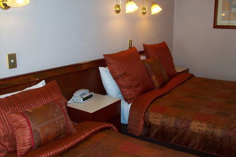 Southern Comfort Motor Inn - Stayed 3