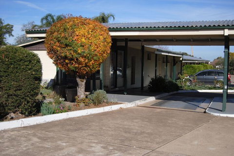 Airlie House Motor Inn - Stayed 1