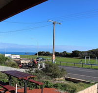 Bott's Beach Retreat - Stayed