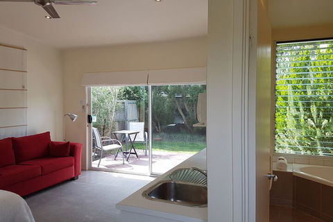 Springtide Studio Apartments - Stayed 6