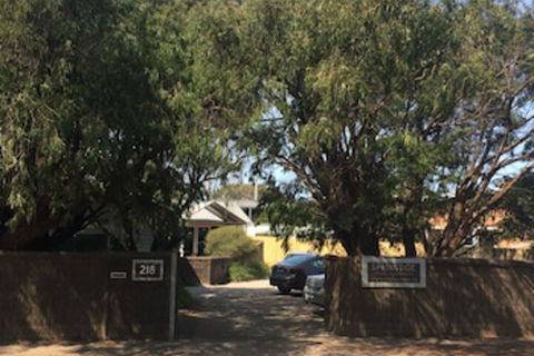 Springtide Studio Apartments - Stayed 0