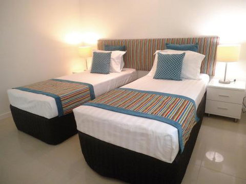 Island Villas & Apartments - Stays Accommodation 5