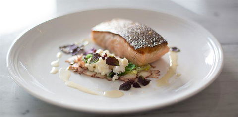 Q Dining - Stays Accommodation 5