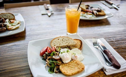 Waterfront Grill - Stayed 8