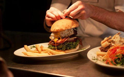 Harley Ironhorse Bar & Grill - Stays Accommodation 15