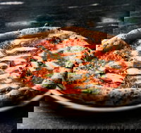 400 Gradi - Essendon - Stayed