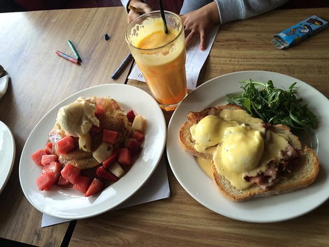 Kafe Kaos - Stayed 0