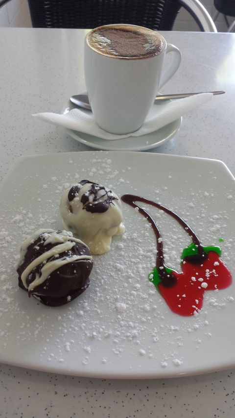 Cafe Amphora - Stays Accommodation 34