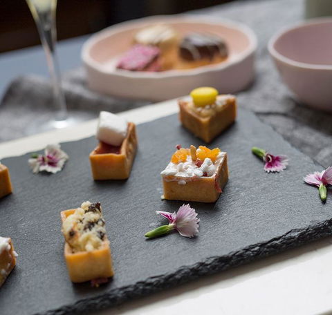 Cafe Amphora - Stays Accommodation 8