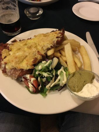 Cunninghams Hotel - Stays Accommodation 0