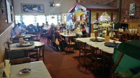 Flam Shan Chinese Restaurant - Stays Accommodation 0