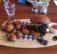 Huski Cafe - Stays Accommodation