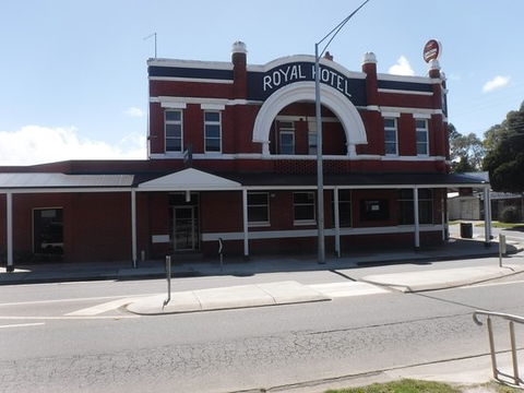 Royal Hotel - Stays Accommodation 0