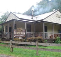 Wally Pub - Stays Accommodation