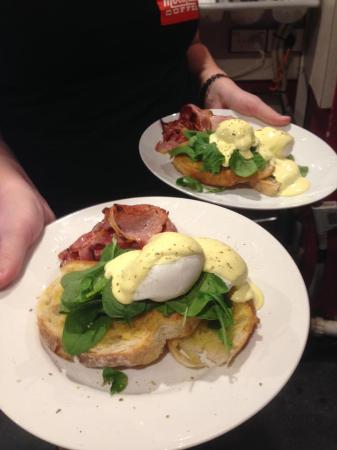 Le Cafe On St George - Stays Accommodation 0