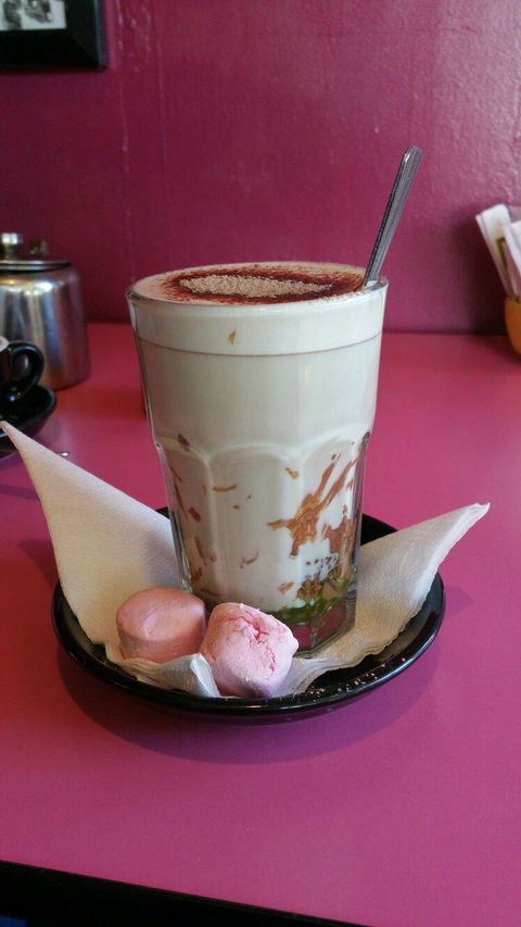 Le Cafe On St George - Stays Accommodation 5