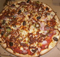 Quinny's Pizza  Pasta - Stays Accommodation