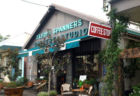 Flying Spanners Gallery - Stayed 0