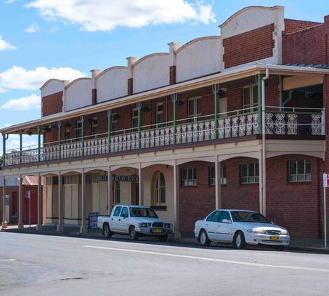 The Royal Hotel Restaurant - Stays Accommodation 0