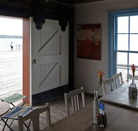The Wharf Local - Stays Accommodation