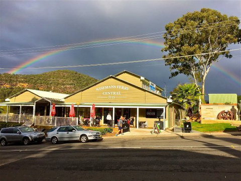 Wisemans Ferry Grocer Cafe - Stayed 0